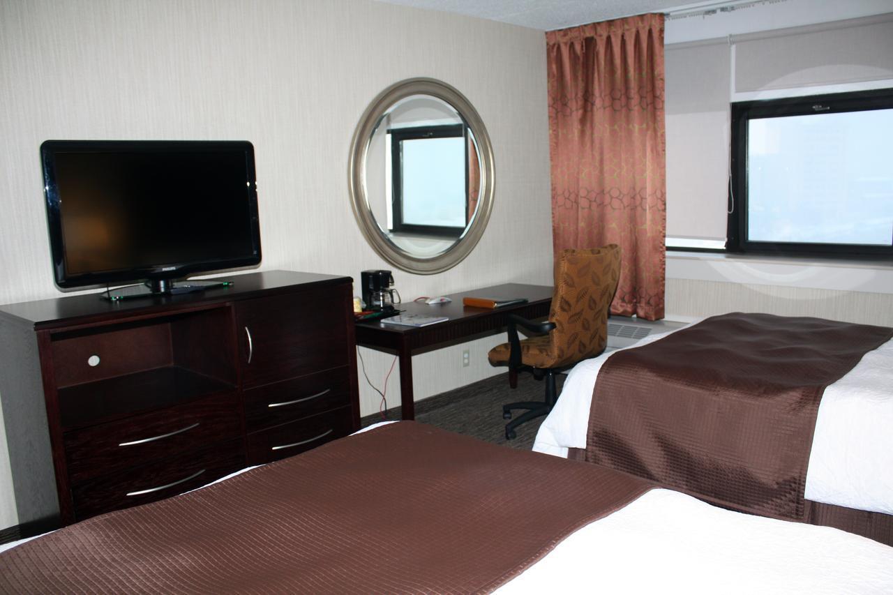 Ramada By Wyndham Buffalo Downtown Стая снимка