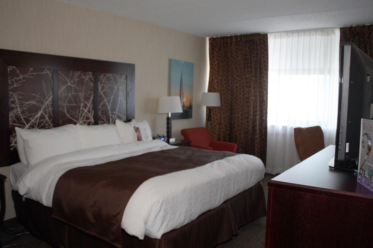 Ramada By Wyndham Buffalo Downtown Екстериор снимка