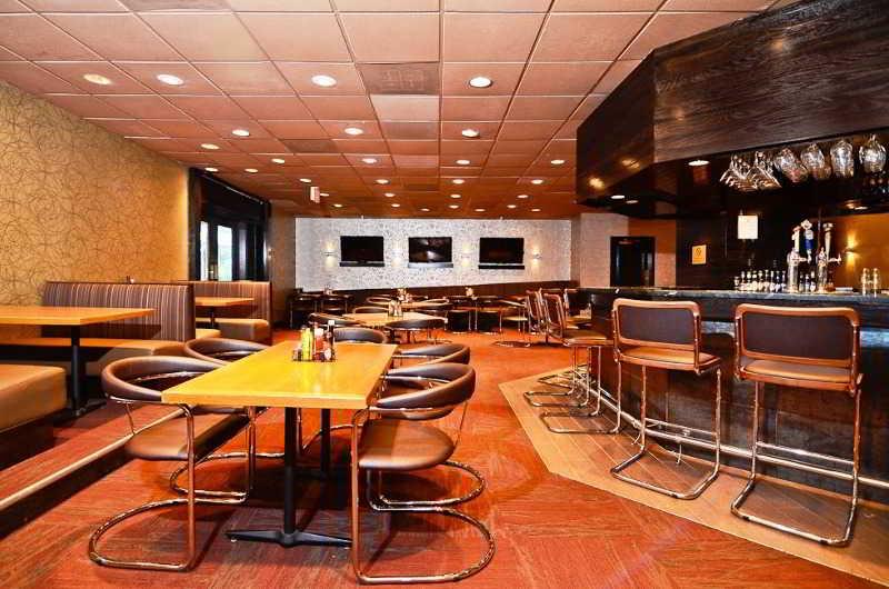Ramada By Wyndham Buffalo Downtown Екстериор снимка