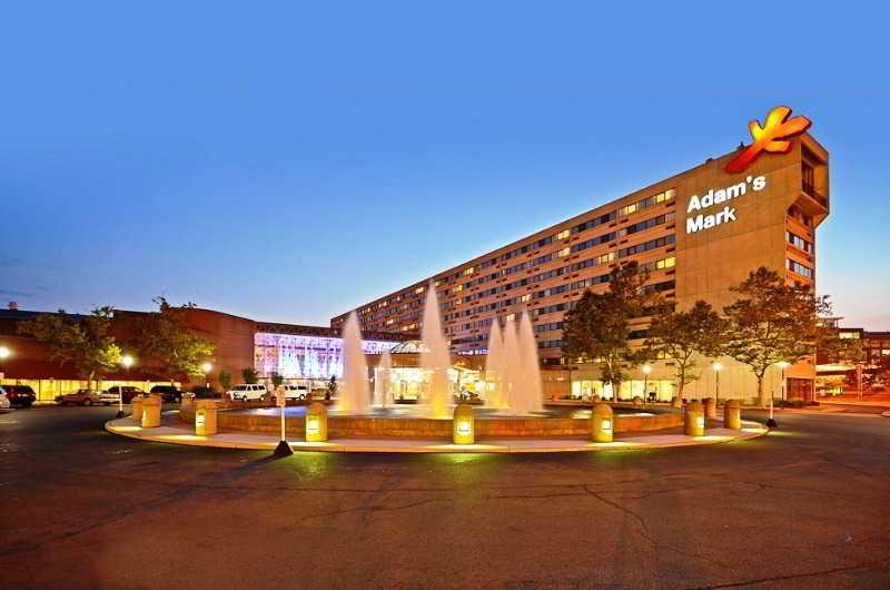 Ramada By Wyndham Buffalo Downtown Екстериор снимка