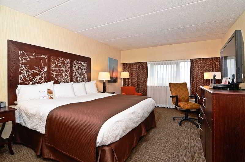 Ramada By Wyndham Buffalo Downtown Екстериор снимка