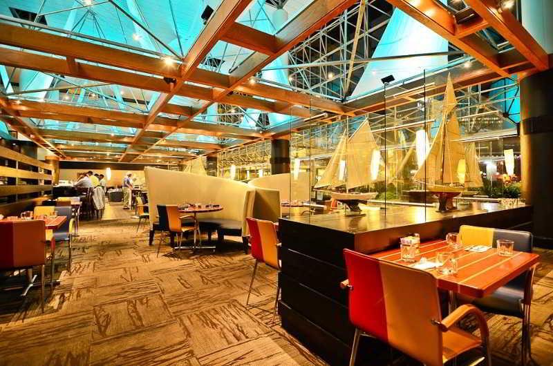 Ramada By Wyndham Buffalo Downtown Екстериор снимка