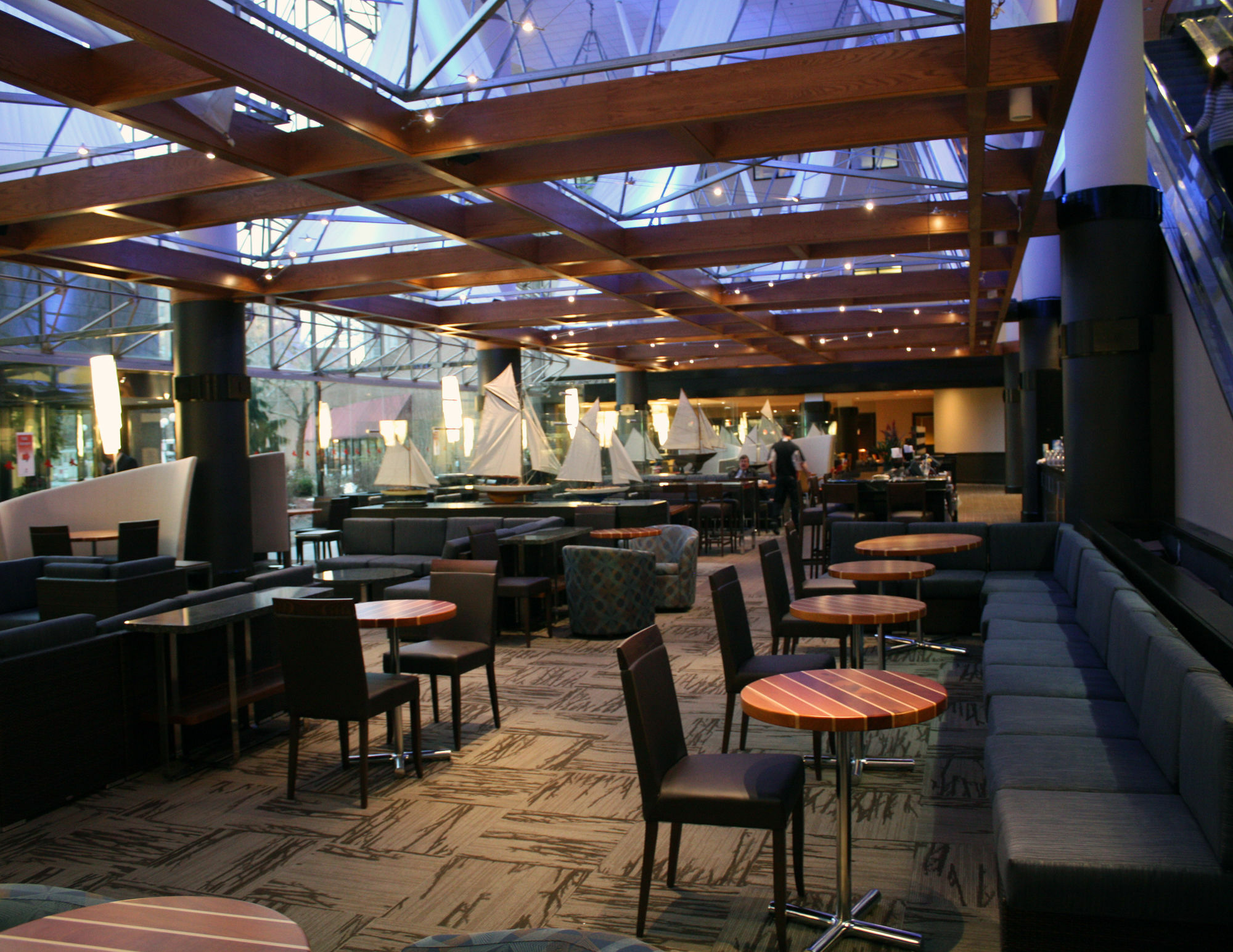 Ramada By Wyndham Buffalo Downtown Екстериор снимка