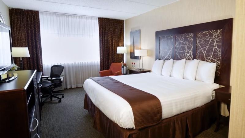 Ramada By Wyndham Buffalo Downtown Екстериор снимка